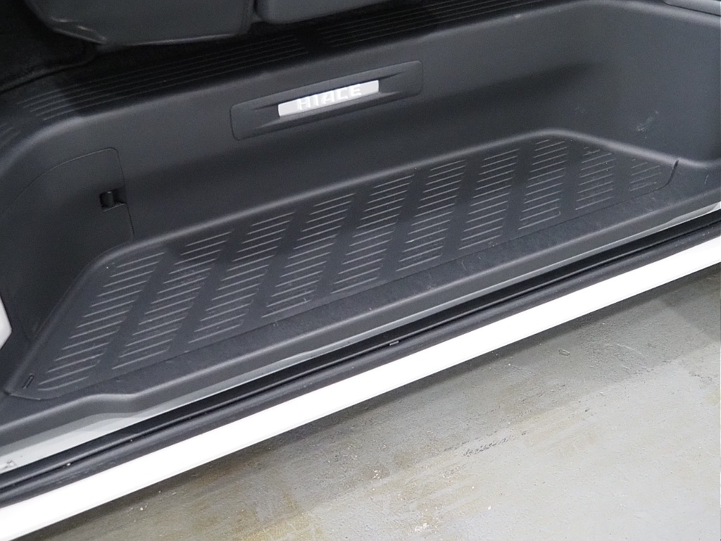 【R6年式/ハイエースバン/ディーゼル2WD/DARKPRIMEⅡ】ローダウンスタイル♪【全国納車可能】