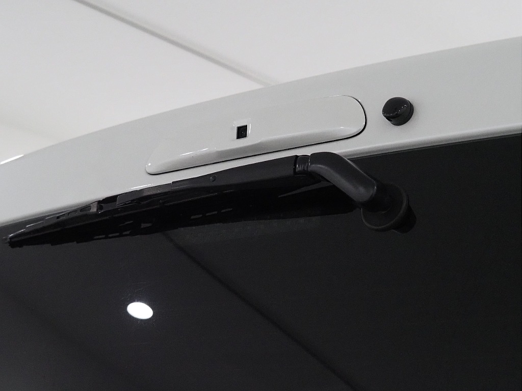 【R6年式/ハイエースバン/ディーゼル2WD/DARKPRIMEⅡ】ローダウンスタイル♪【全国納車可能】