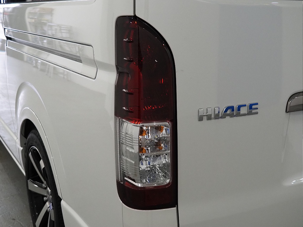 【R6年式/ハイエースバン/ディーゼル2WD/DARKPRIMEⅡ】ローダウンスタイル♪【全国納車可能】