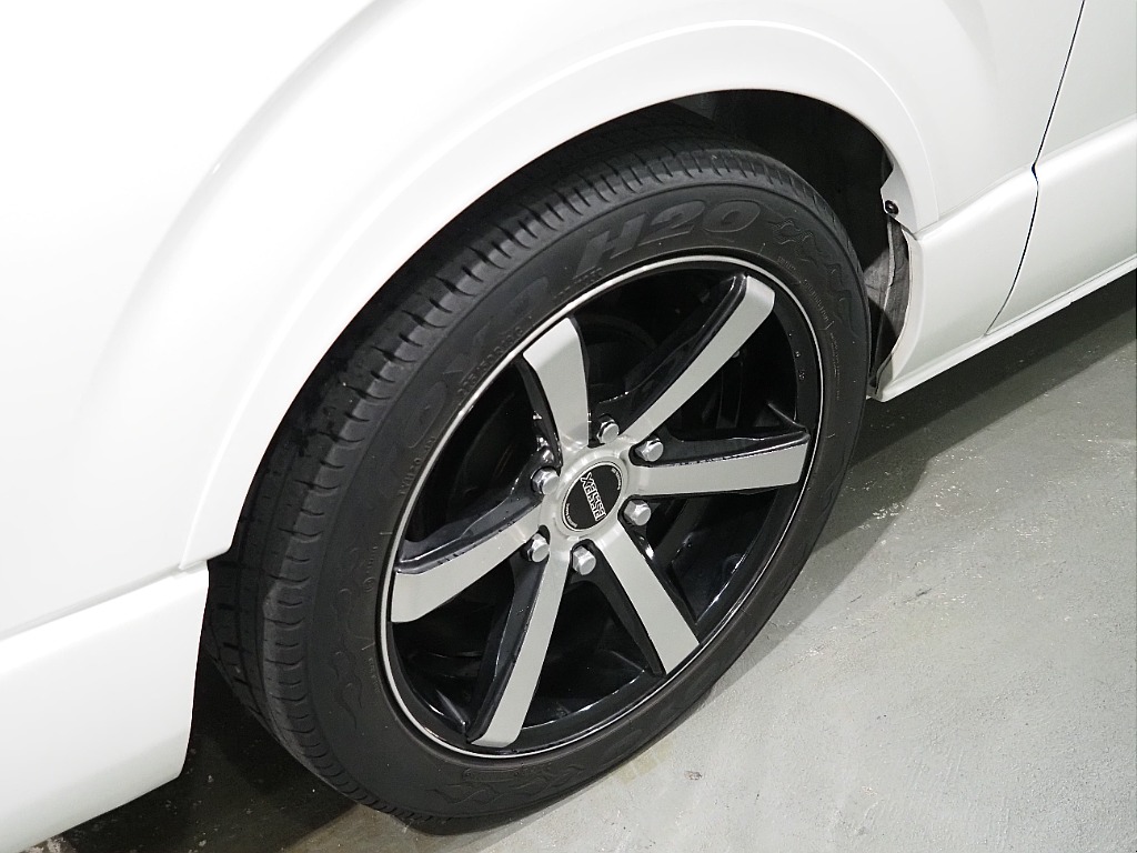 【R6年式/ハイエースバン/ディーゼル2WD/DARKPRIMEⅡ】ローダウンスタイル♪【全国納車可能】