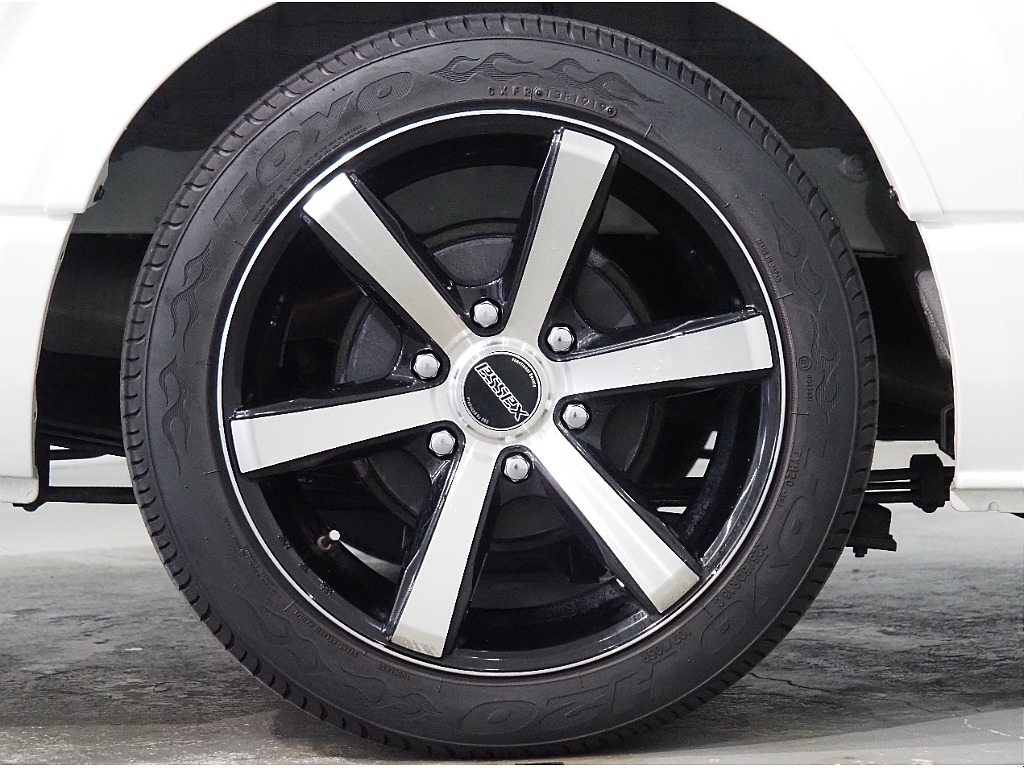 【R6年式/ハイエースバン/ディーゼル2WD/DARKPRIMEⅡ】ローダウンスタイル♪【全国納車可能】