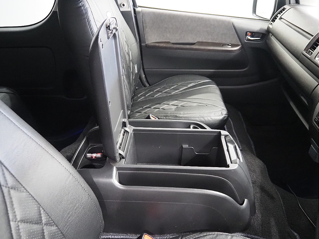 【令和3年/6型/ファインテックツアラー2WD/両側パワースライドドア】豪華キャプテンシート4脚！【全国納車可能】