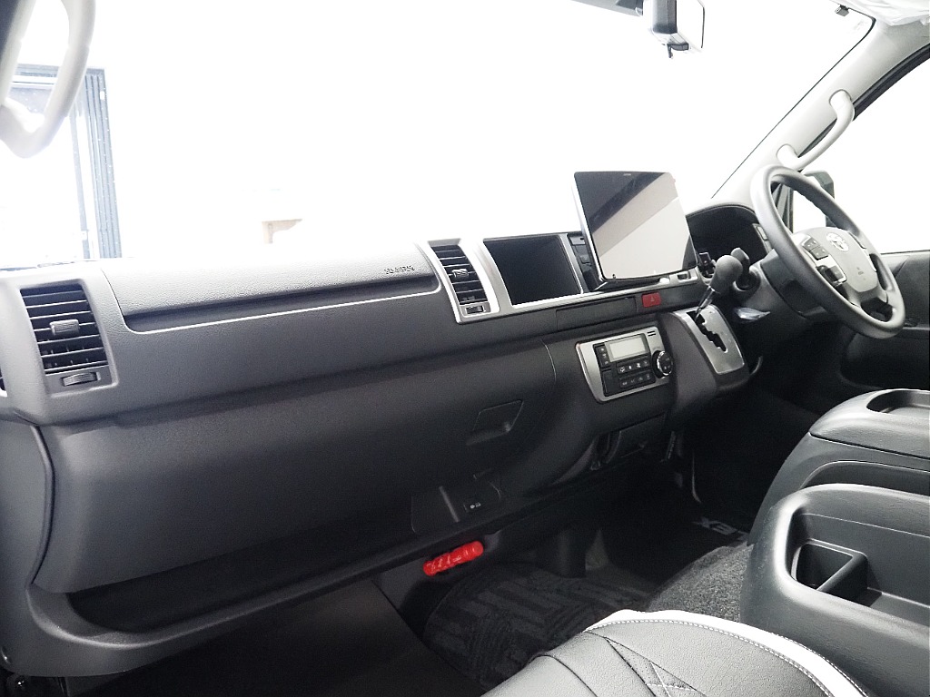 【R7年式/登録済み未使用車/ファインテックツアラー/2WD/2.7Lガソリン】豪華キャプテンシート【全国納車可能】