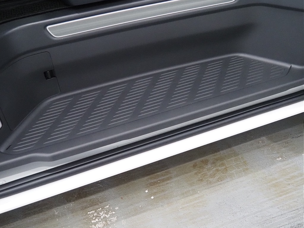 【R7年式/登録済み未使用車/ファインテックツアラー/2WD/2.7Lガソリン】豪華キャプテンシート【全国納車可能】