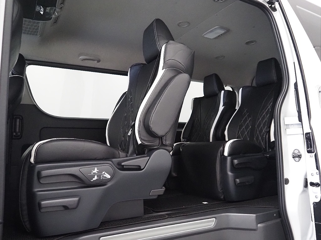 【R7年式/登録済み未使用車/ファインテックツアラー/2WD/2.7Lガソリン】豪華キャプテンシート【全国納車可能】