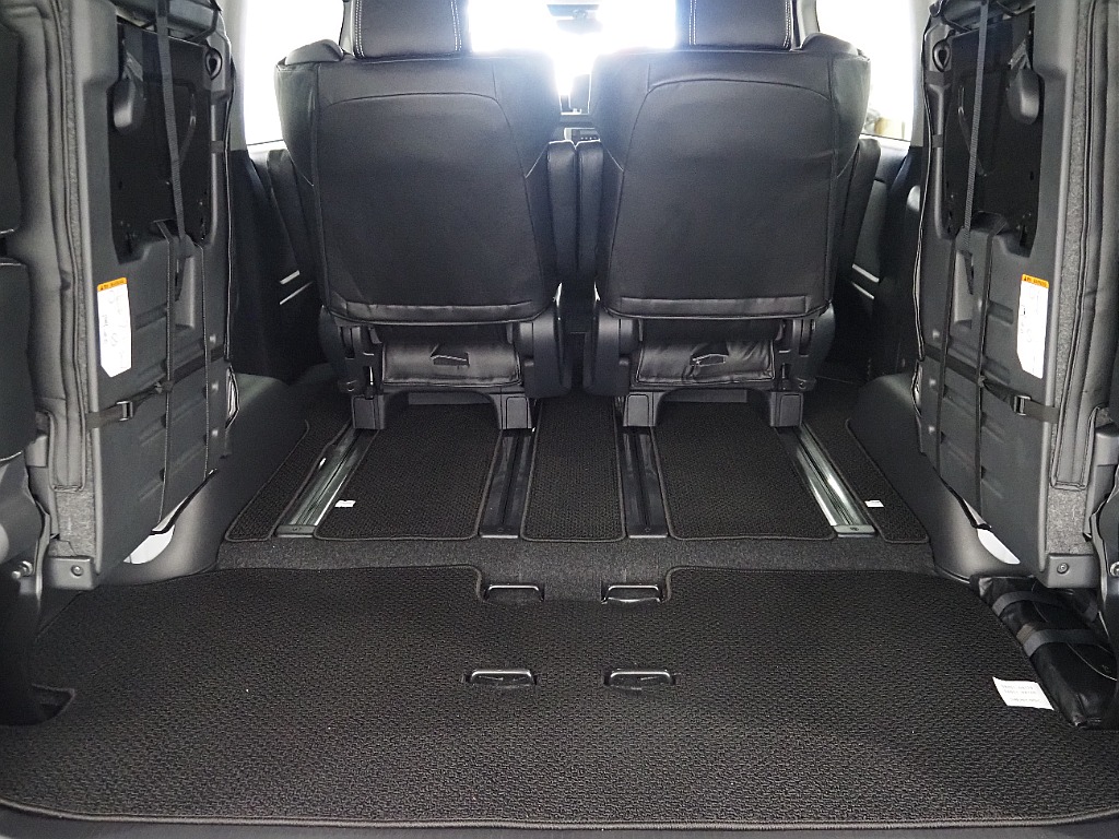 【R7年式/登録済み未使用車/ファインテックツアラー/2WD/2.7Lガソリン】豪華キャプテンシート【全国納車可能】