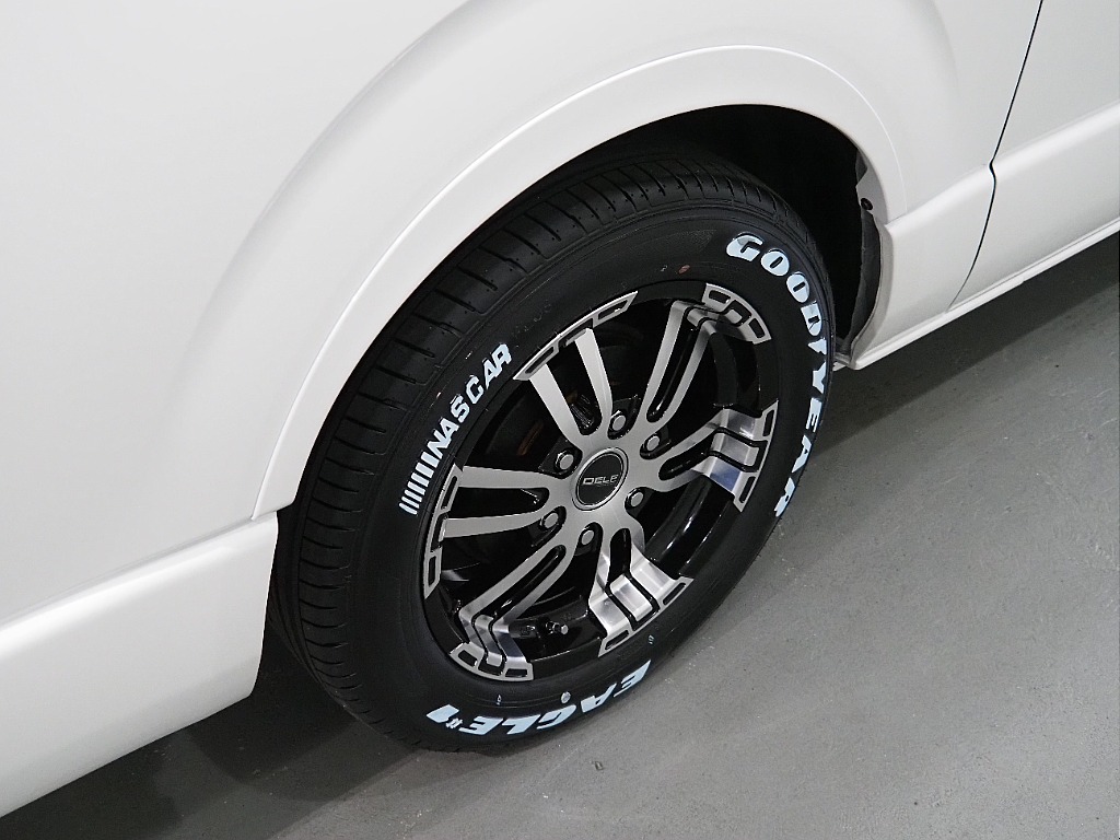 【R7年式/登録済み未使用車/ファインテックツアラー/2WD/2.7Lガソリン】豪華キャプテンシート【全国納車可能】