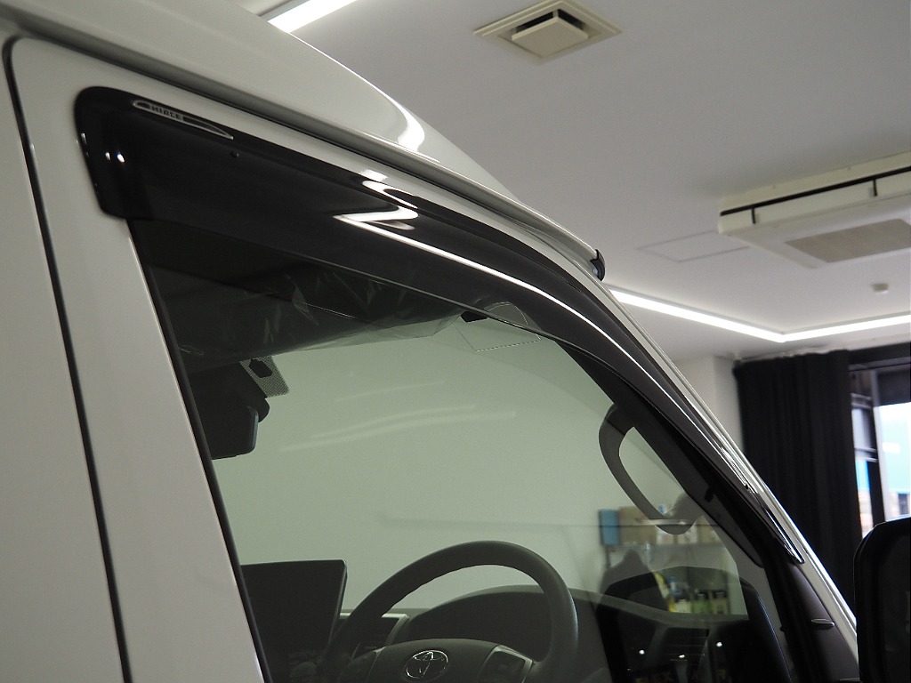 【R7年式/登録済み未使用車/ファインテックツアラー/2WD/2.7Lガソリン】豪華キャプテンシート【全国納車可能】