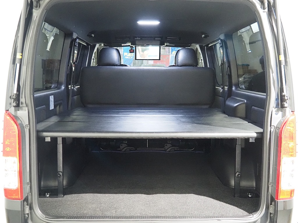 トヨタ ハイエースバン(15枚目)