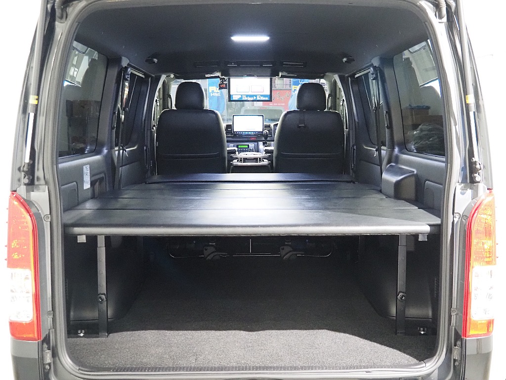 トヨタ ハイエースバン(16枚目)