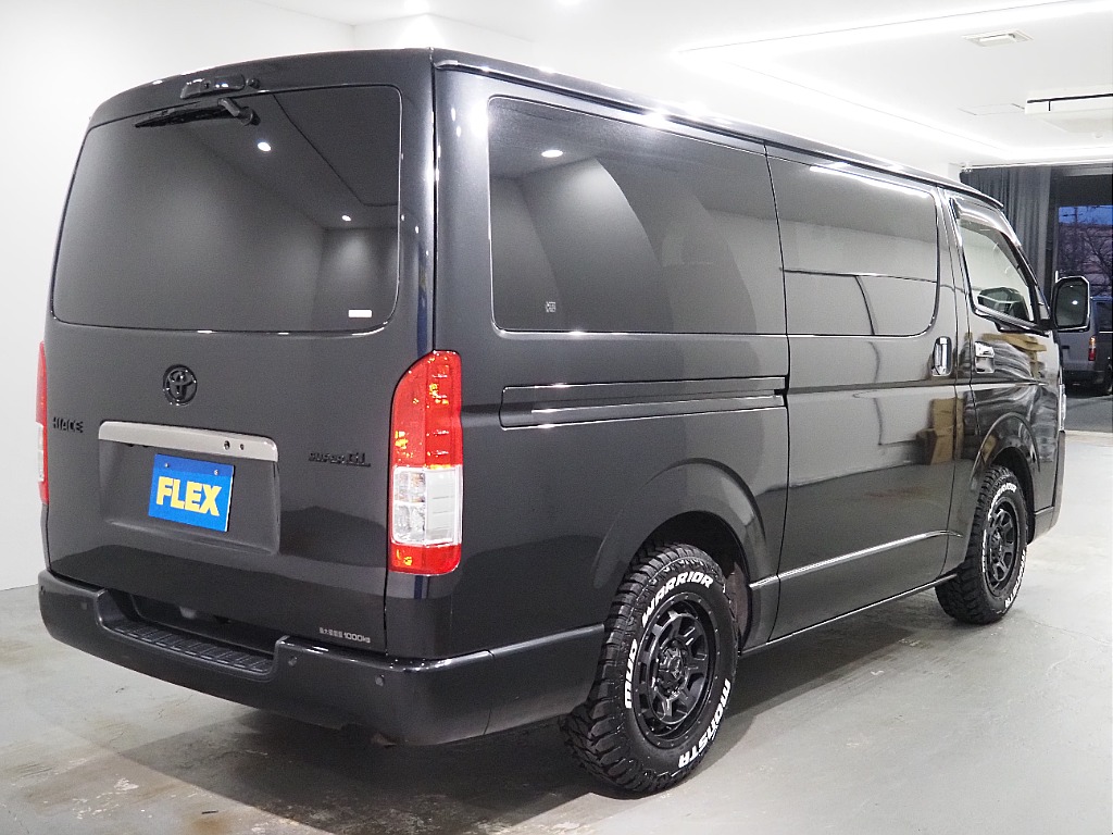 トヨタ ハイエースバン(5枚目)