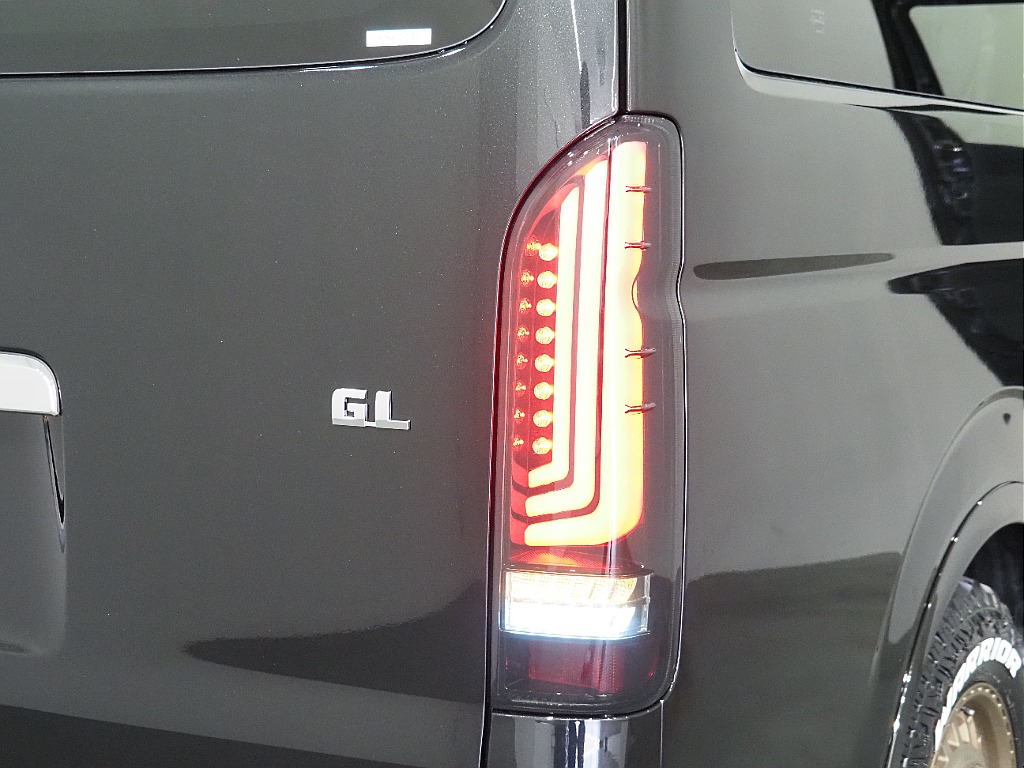 【新車/MCハイエース/ワゴンGL/4WD/スタンダード配列】純正フリップダウンモニター【全国納車可能】