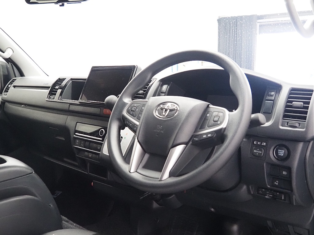 【新車/MCハイエース/ワゴンGL/4WD/スタンダード配列】純正フリップダウンモニター【全国納車可能】