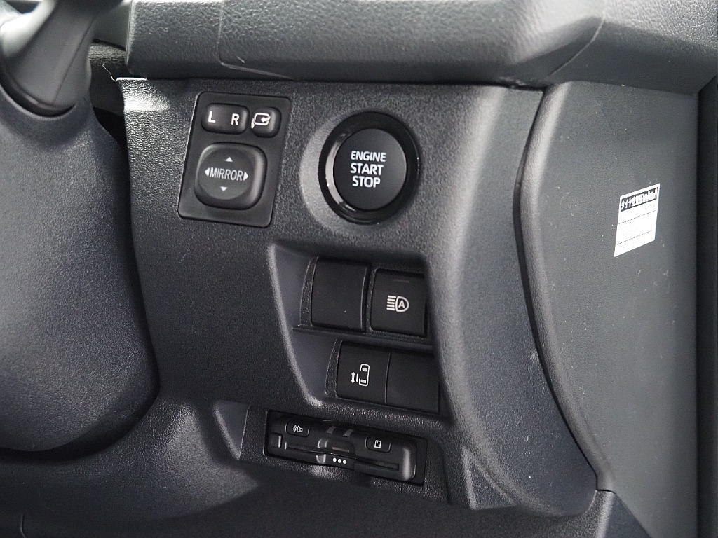 【新車/MCハイエース/ワゴンGL/4WD/スタンダード配列】純正フリップダウンモニター【全国納車可能】