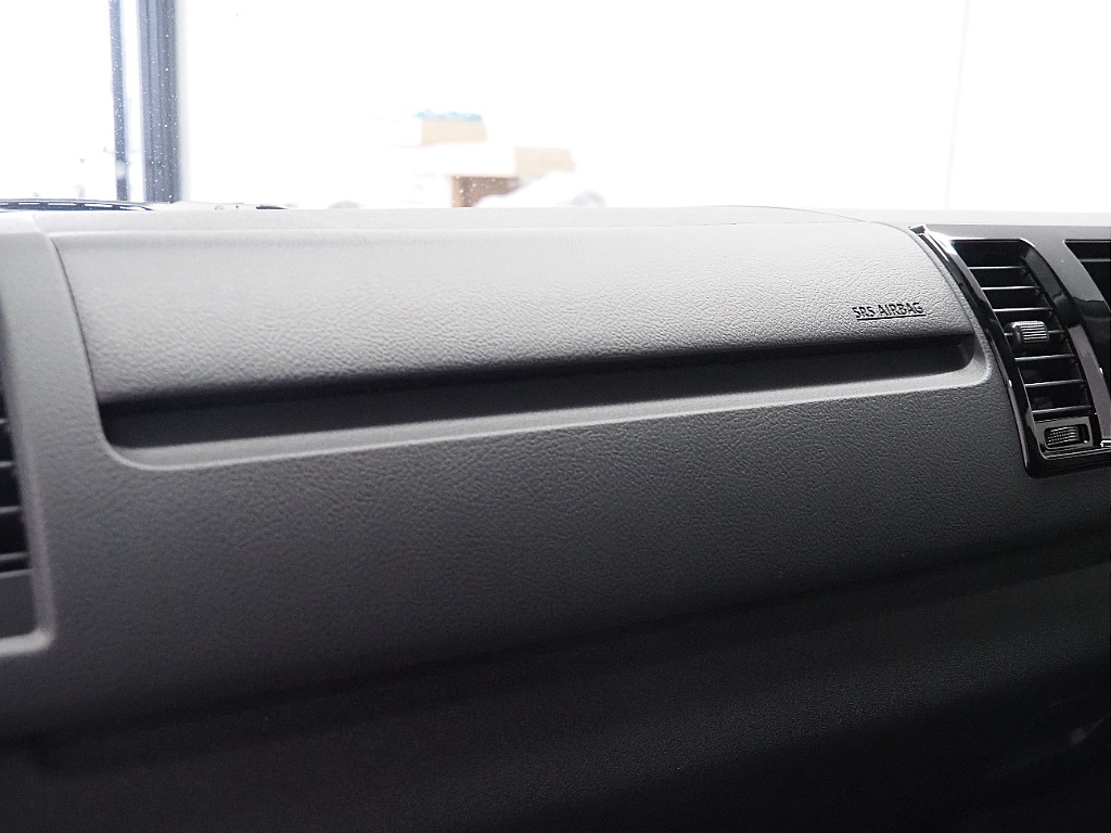 【新車/MCハイエース/ワゴンGL/4WD/スタンダード配列】純正フリップダウンモニター【全国納車可能】