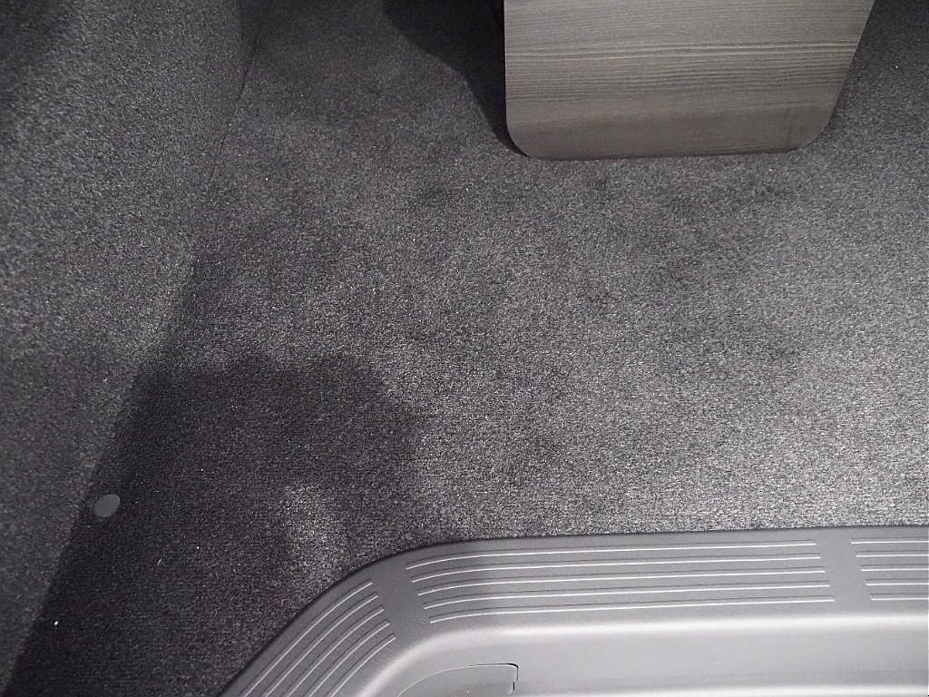 【新車/MCハイエース/ワゴンGL/4WD/スタンダード配列】純正フリップダウンモニター【全国納車可能】