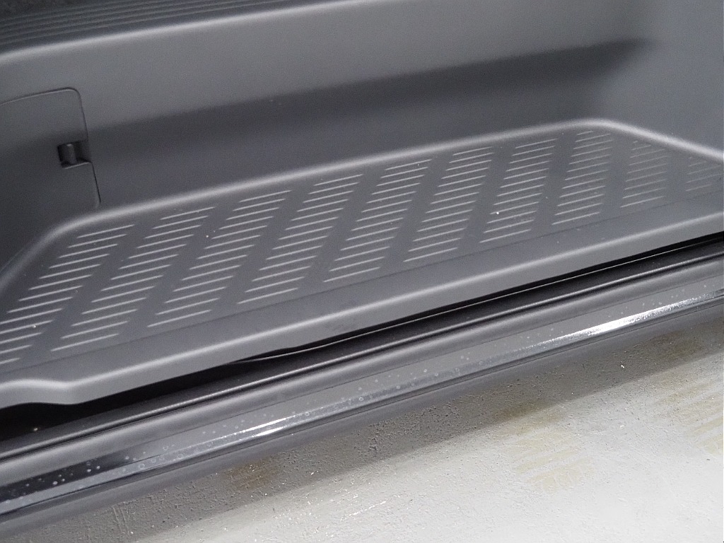 【新車/MCハイエース/ワゴンGL/4WD/スタンダード配列】純正フリップダウンモニター【全国納車可能】