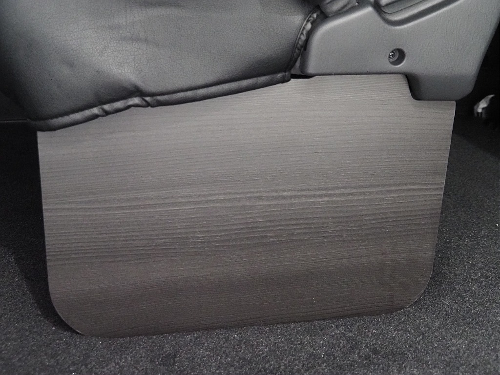 【新車/MCハイエース/ワゴンGL/4WD/スタンダード配列】純正フリップダウンモニター【全国納車可能】