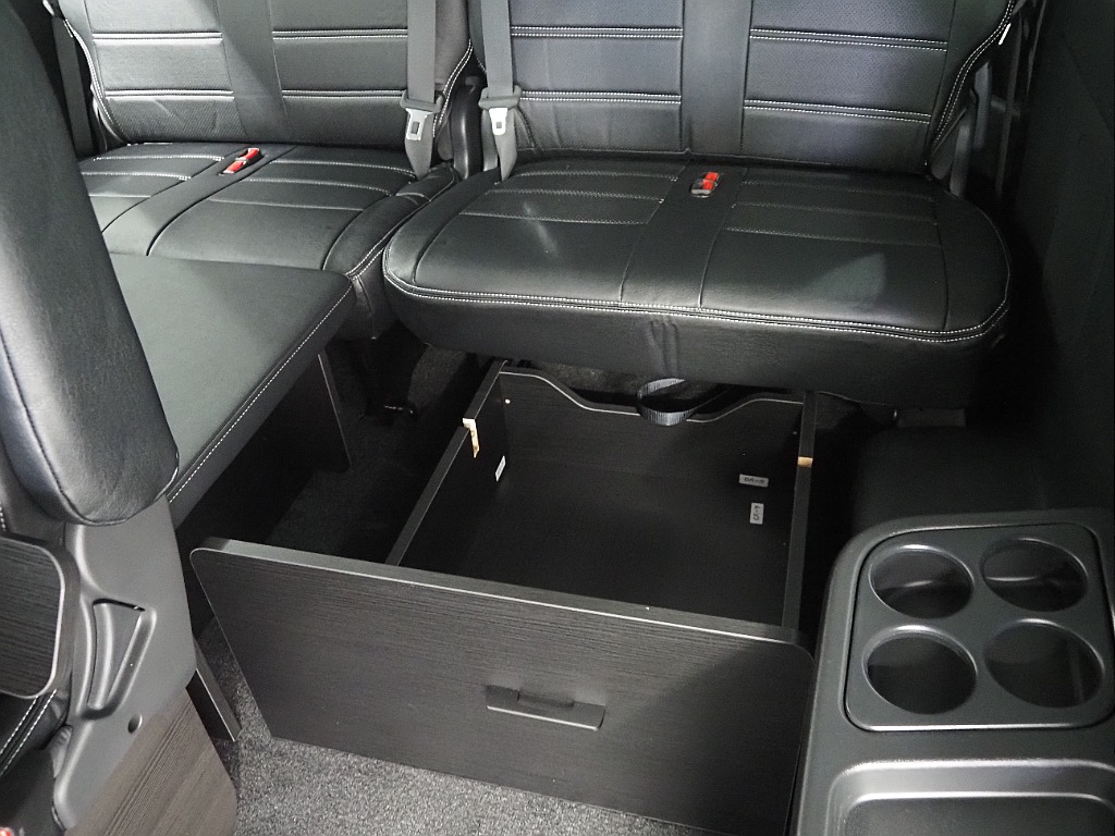 【新車/MCハイエース/ワゴンGL/4WD/スタンダード配列】純正フリップダウンモニター【全国納車可能】