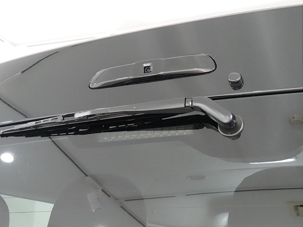 【新車/MCハイエース/ワゴンGL/4WD/スタンダード配列】純正フリップダウンモニター【全国納車可能】