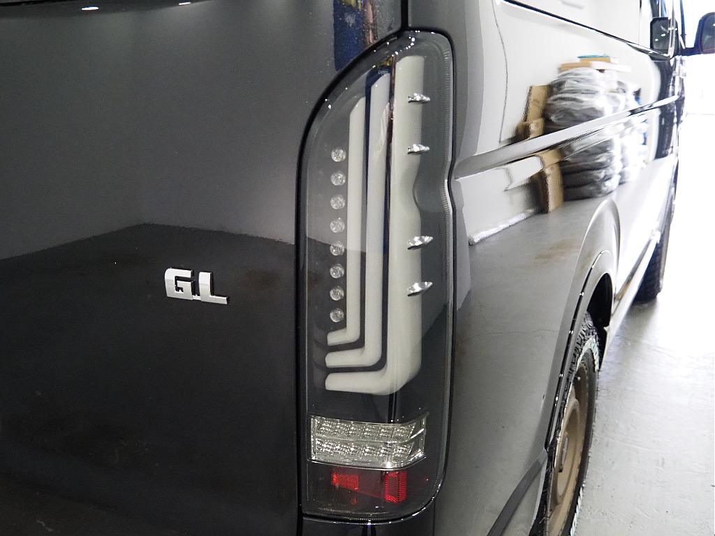 【新車/MCハイエース/ワゴンGL/4WD/スタンダード配列】純正フリップダウンモニター【全国納車可能】