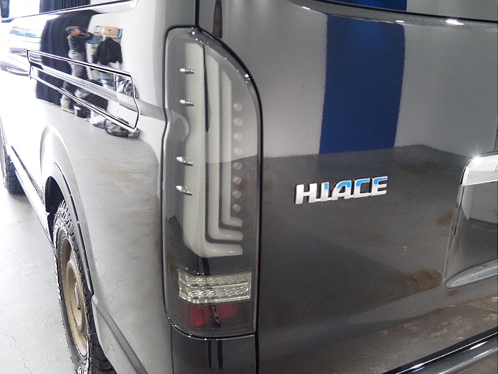 【新車/MCハイエース/ワゴンGL/4WD/スタンダード配列】純正フリップダウンモニター【全国納車可能】