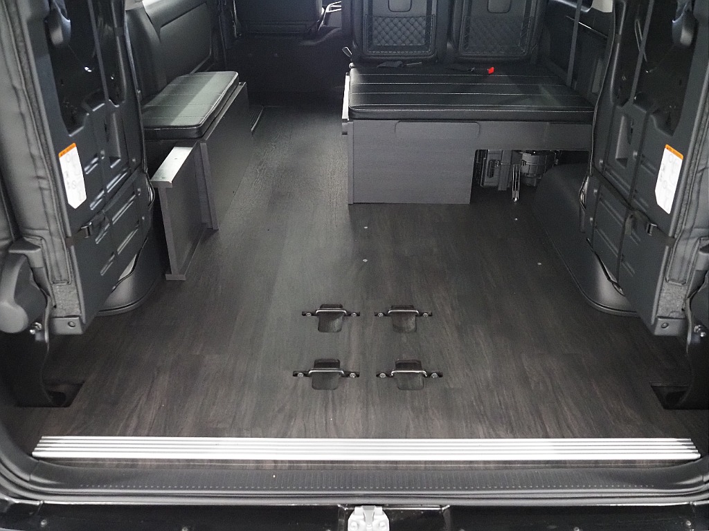 【新車/9型/MCハイエースワゴンGL/オリジナル内装架装Ver1】フローリング施工済み♪【全国納車可能】