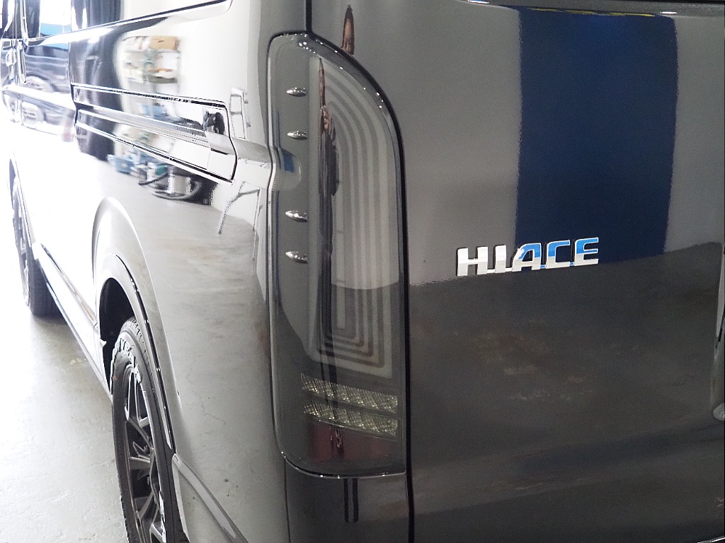 【新車/9型/MCハイエースワゴンGL/オリジナル内装架装Ver1】フローリング施工済み♪【全国納車可能】