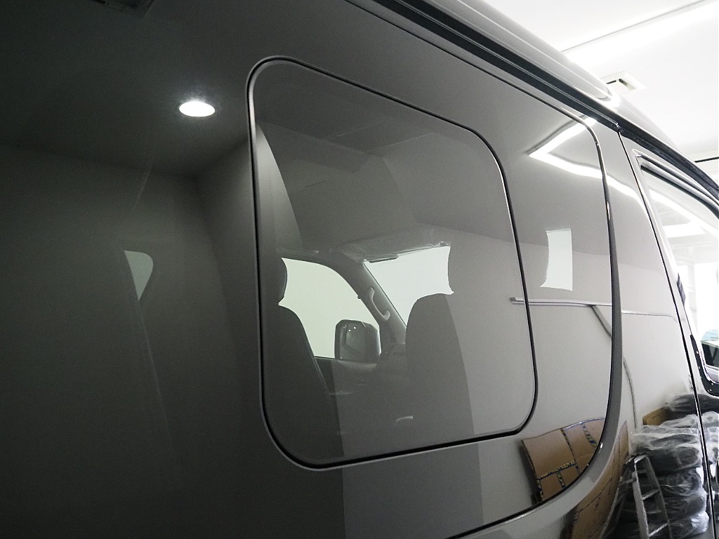 【新車/9型/MCハイエースワゴンGL/オリジナル内装架装Ver1】フローリング施工済み♪【全国納車可能】