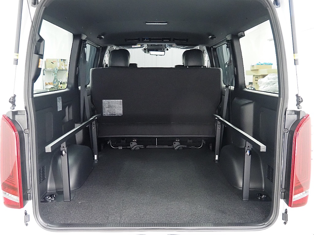 【新車/MCハイエース/ディーゼル/2WD/DARKPRIMEⅡ】パワースライドドア装着【全国納車可能】