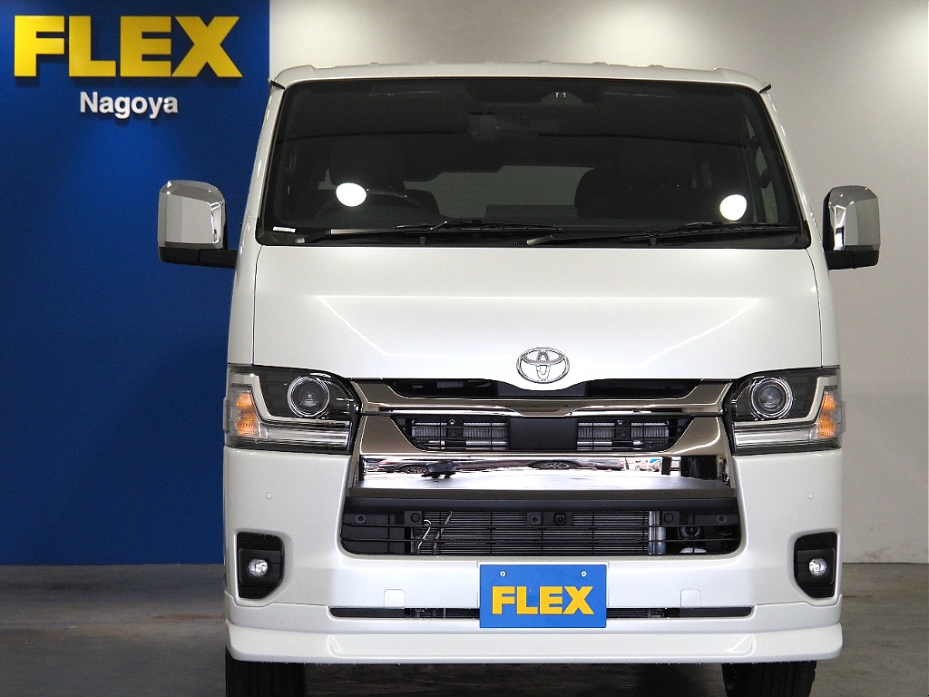 【新車/ハイエースバン/ディーゼル2WD/小窓付き両側手動ドア/DARKPRIME】ハイエース名古屋店在庫車両【全国納車可能】