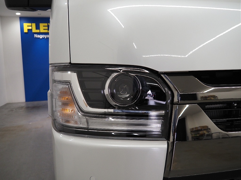 【新車/ハイエースバン/ディーゼル2WD/小窓付き両側手動ドア/DARKPRIME】ハイエース名古屋店在庫車両【全国納車可能】