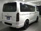 【新車/ハイエースバン/ディーゼル2WD/小窓付き両側手動ドア/DARKPRIME】ハイエース名古屋店在庫車両【全国納車可能】