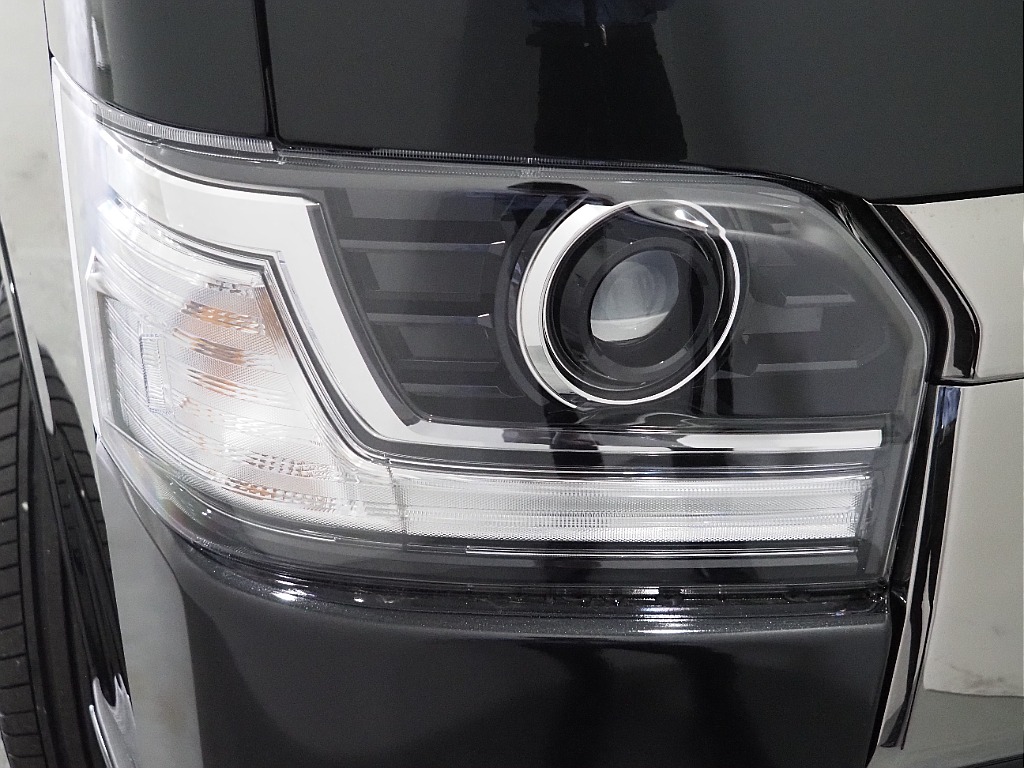 【新車/ハイエースバン/ディーゼル2WD/小窓付き両側手動ドア/DARKPRIMEⅡ】ハイエース名古屋店在庫車両【全国納車可能】