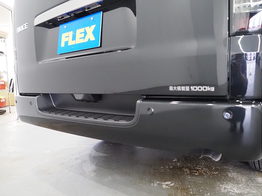 【新車/ハイエースバン/ディーゼル2WD/小窓付き両側手動ドア/DARKPRIMEⅡ】ハイエース名古屋店在庫車両【全国納車可能】