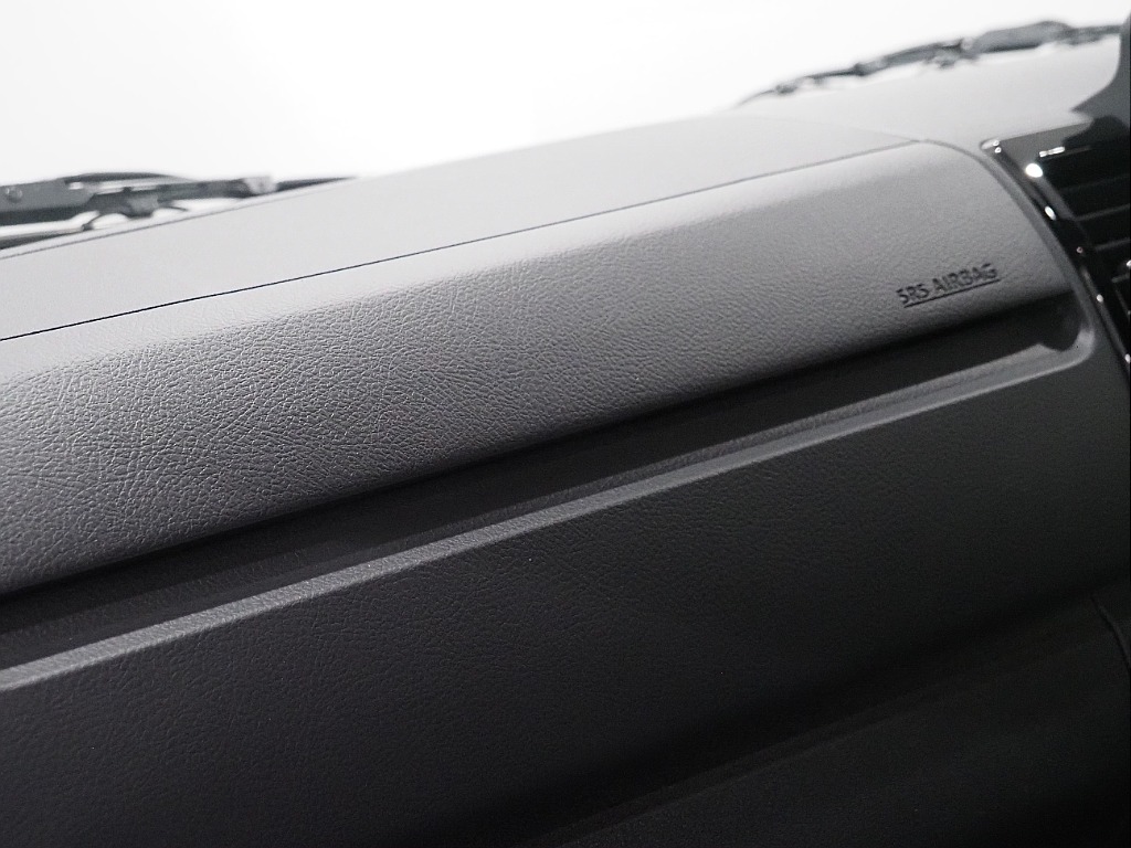 【新車/ハイエースバン/ディーゼル2WD/小窓付き両側手動ドア/DARKPRIMEⅡ】ハイエース名古屋店在庫車両【全国納車可能】