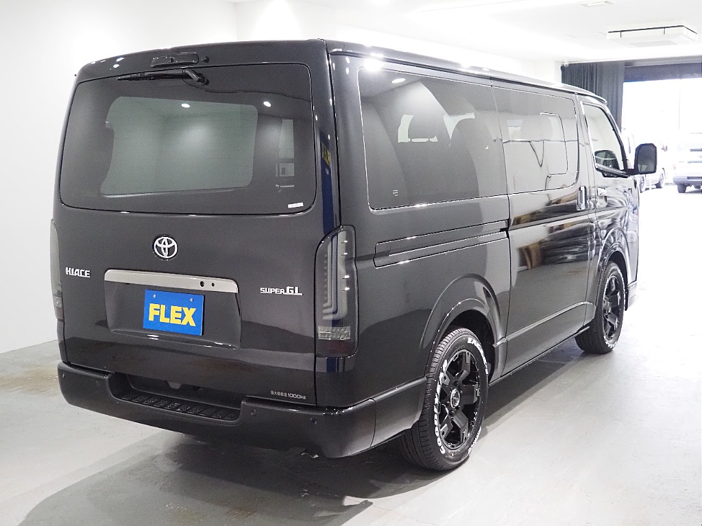 【新車/ハイエースバン/ディーゼル2WD/小窓付き両側手動ドア/DARKPRIMEⅡ】ハイエース名古屋店在庫車両【全国納車可能】