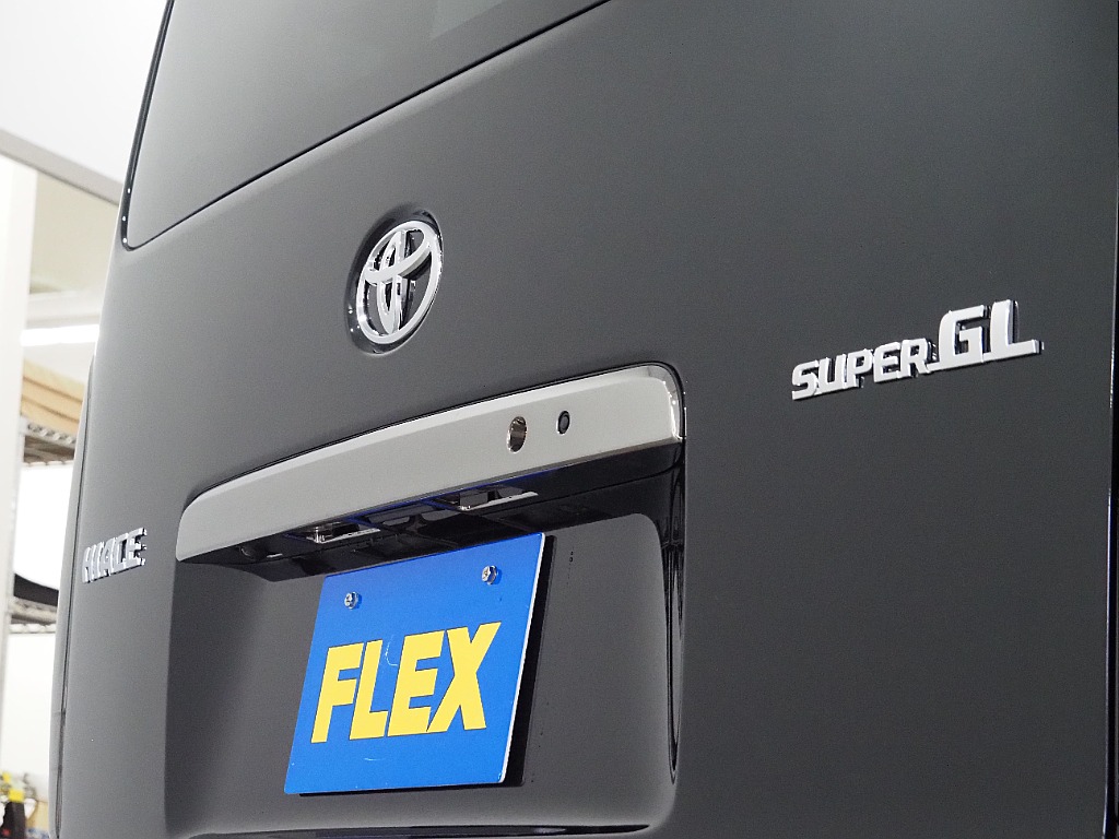 【新車/ハイエースバン/ディーゼル2WD/小窓付き両側手動ドア/DARKPRIMEⅡ】ハイエース名古屋店在庫車両【全国納車可能】