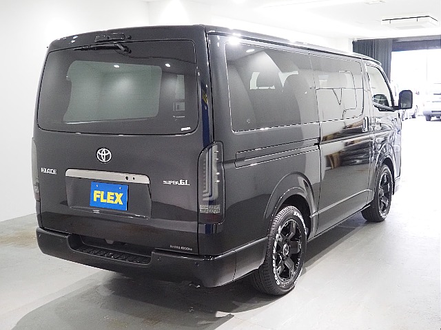 【新車/ハイエースバン/ディーゼル2WD/小窓付き両側手動ドア/DARKPRIMEⅡ】ハイエース名古屋店在庫車両【全国納車可能】