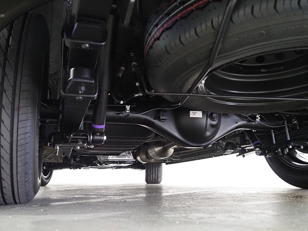 【新車/ハイエースバン/ディーゼル2WD/小窓付き両側手動ドア/DARKPRIMEⅡ】ハイエース名古屋店在庫車両【全国納車可能】