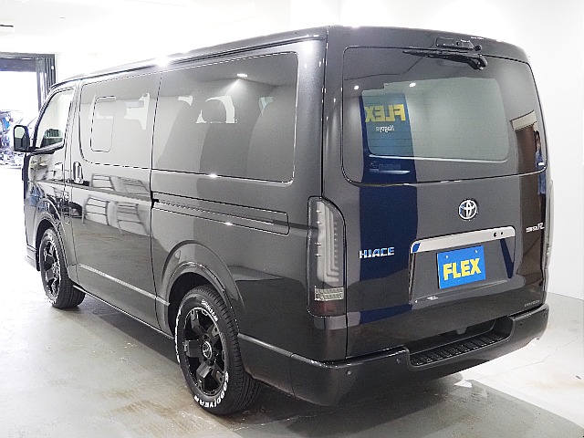 【新車/ハイエースバン/ディーゼル2WD/小窓付き両側手動ドア/DARKPRIMEⅡ】ハイエース名古屋店在庫車両【全国納車可能】