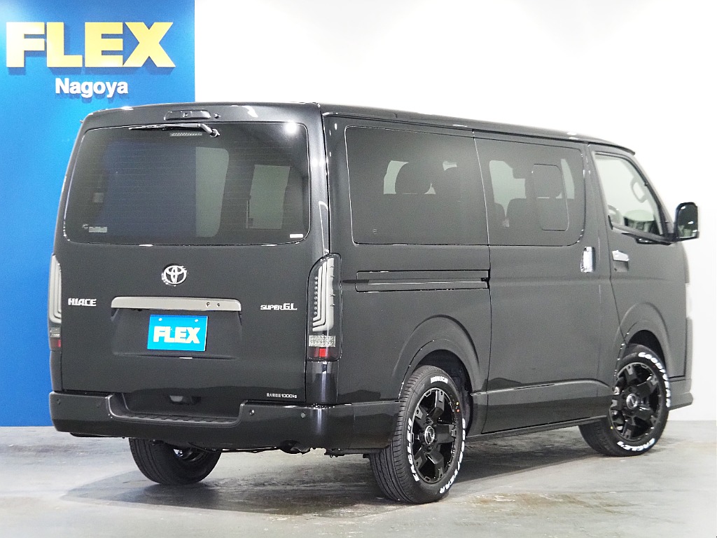 【新車/ハイエースバン/ディーゼル2WD/小窓付き両側手動ドア/DARKPRIMEⅡ】ハイエース名古屋店在庫車両【全国納車可能】