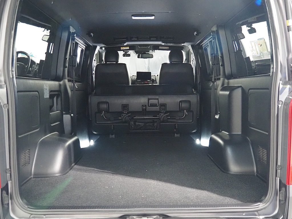 トヨタ ハイエースバン(16枚目)