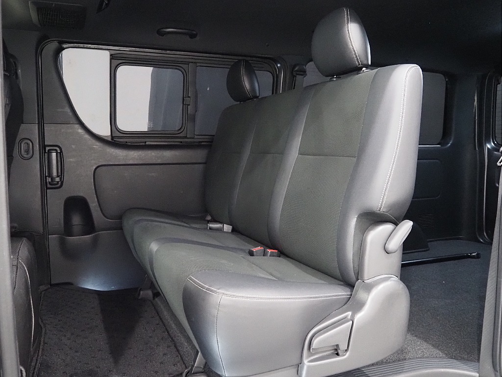 トヨタ ハイエースバン(17枚目)