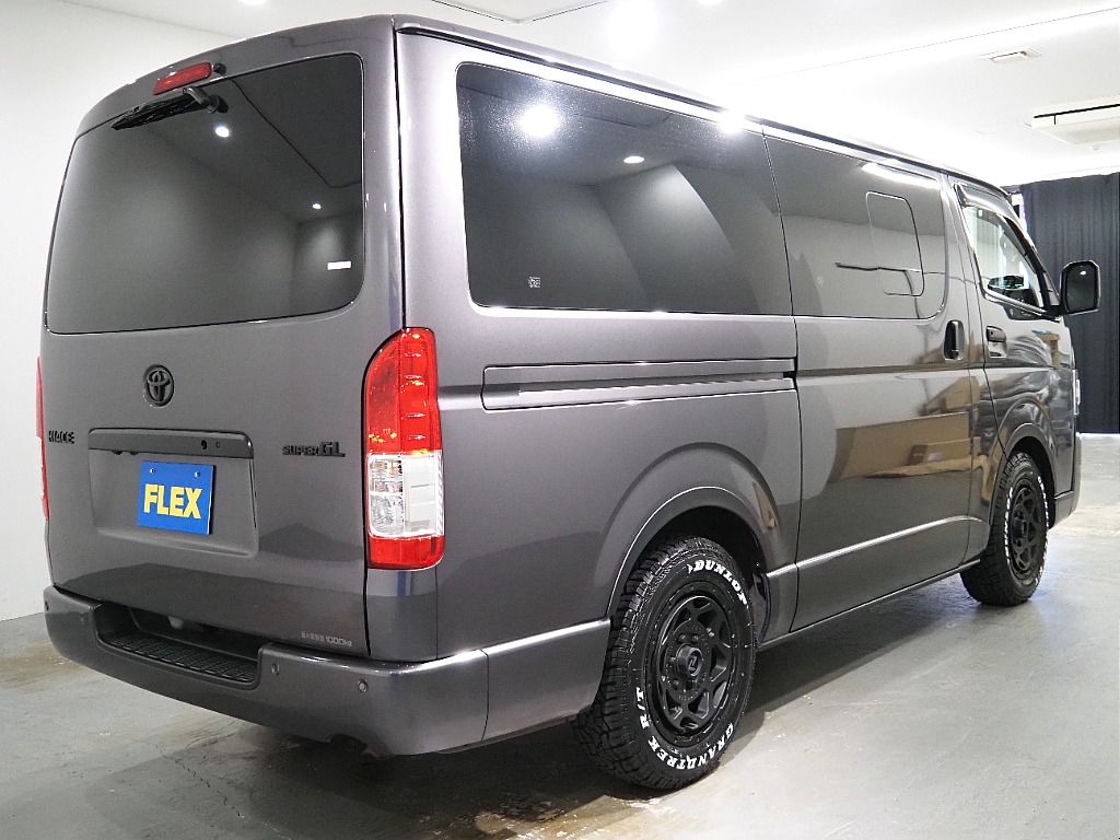 トヨタ ハイエースバン(5枚目)