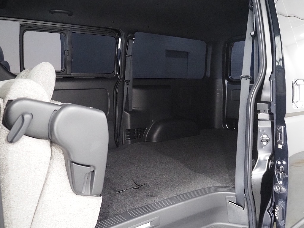 【Renoca　CoastLines/R4年式/ハイエースバン/ディーゼル4WD】大人気角目4灯をインストール♪【全国納車可能】