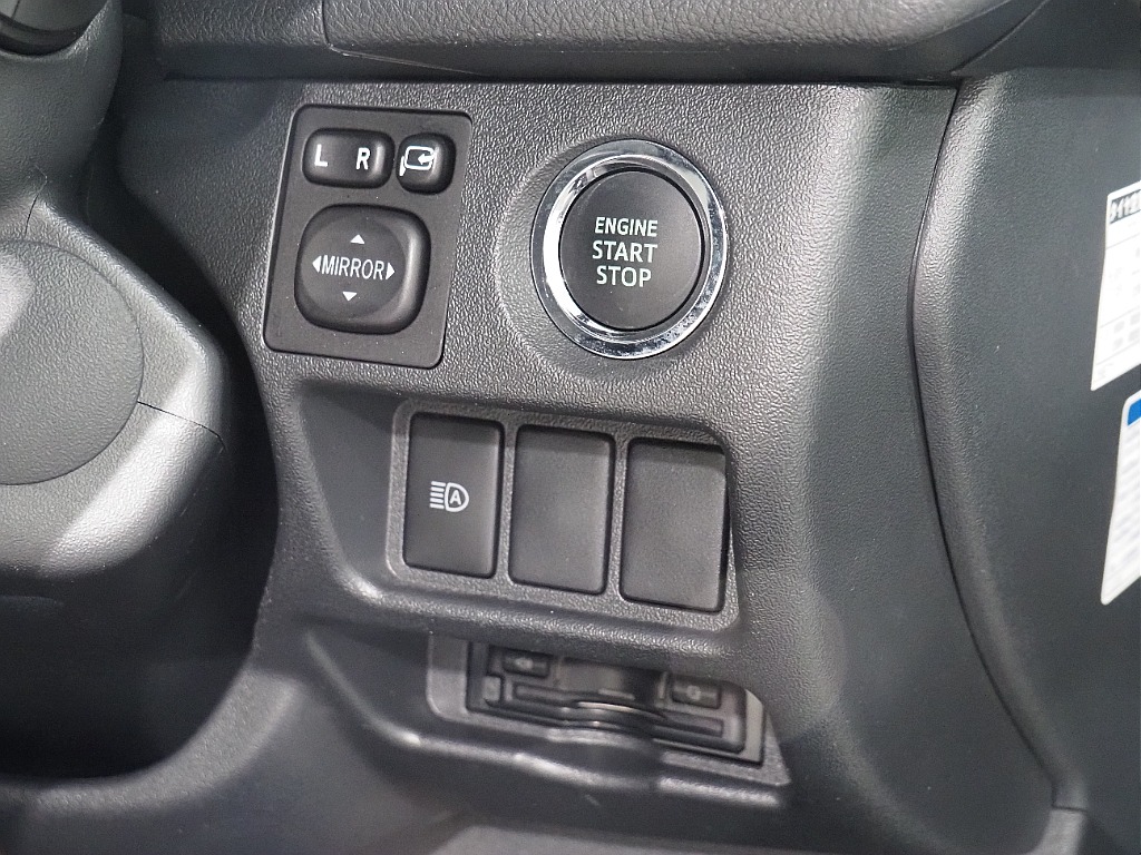 【Renoca　CoastLines/R4年式/ハイエースバン/ディーゼル4WD】大人気角目4灯をインストール♪【全国納車可能】