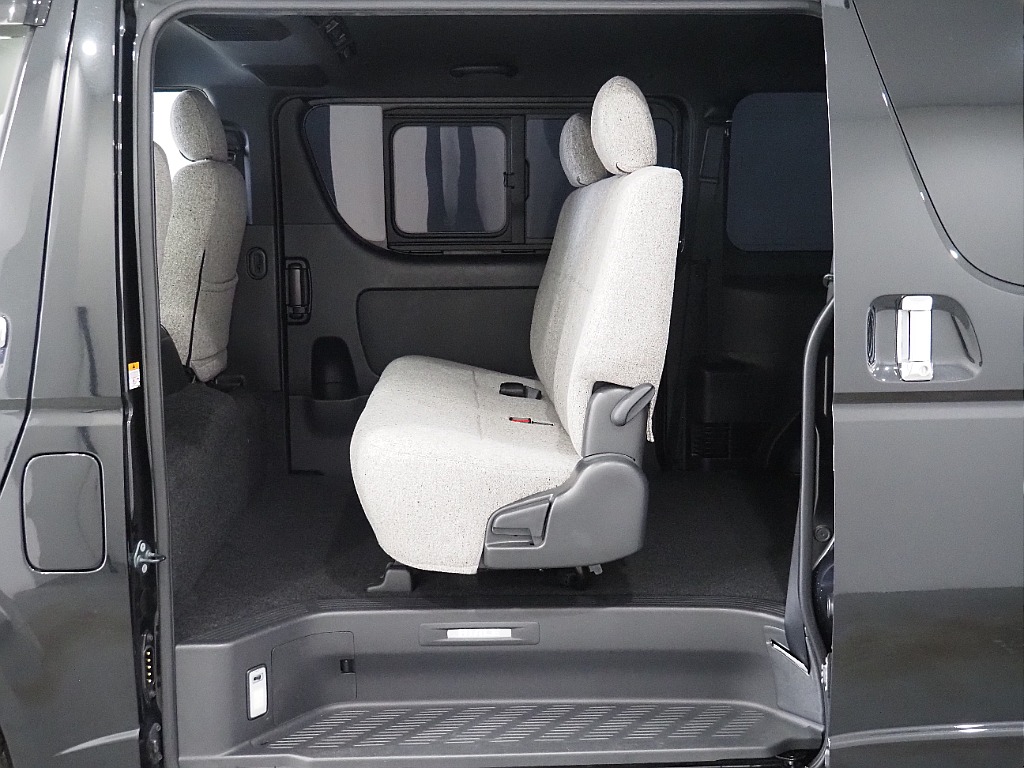 【Renoca　CoastLines/R4年式/ハイエースバン/ディーゼル4WD】大人気角目4灯をインストール♪【全国納車可能】