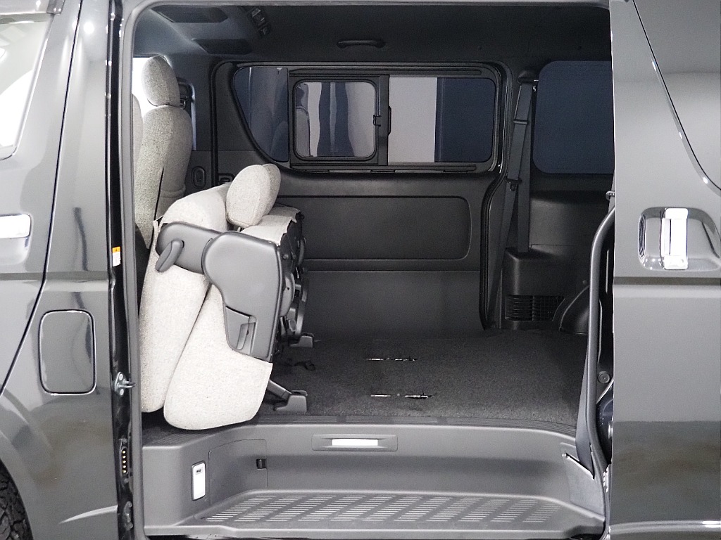 【Renoca　CoastLines/R4年式/ハイエースバン/ディーゼル4WD】大人気角目4灯をインストール♪【全国納車可能】