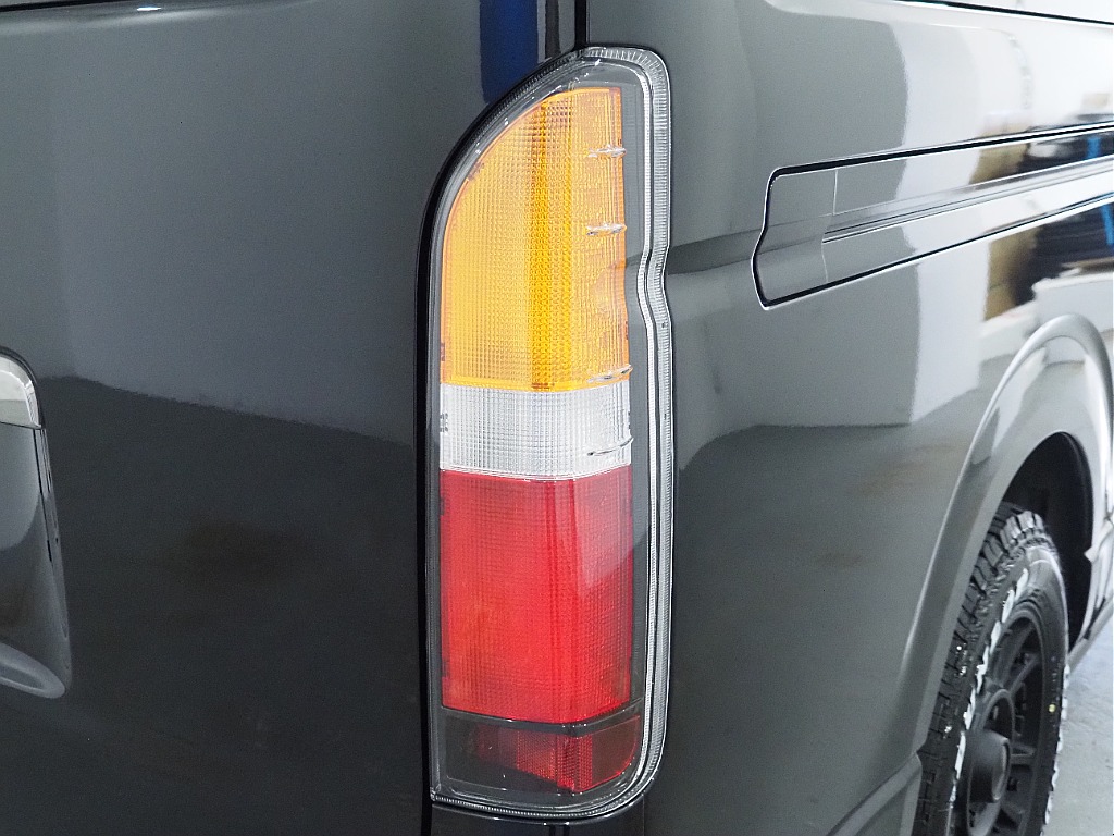 【Renoca　CoastLines/R4年式/ハイエースバン/ディーゼル4WD】大人気角目4灯をインストール♪【全国納車可能】